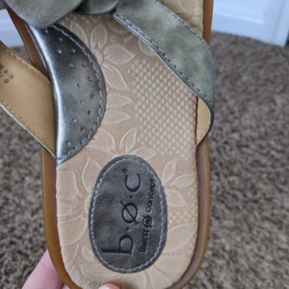 B.O.C Born leather flower flip flop - Picture 6 of 8